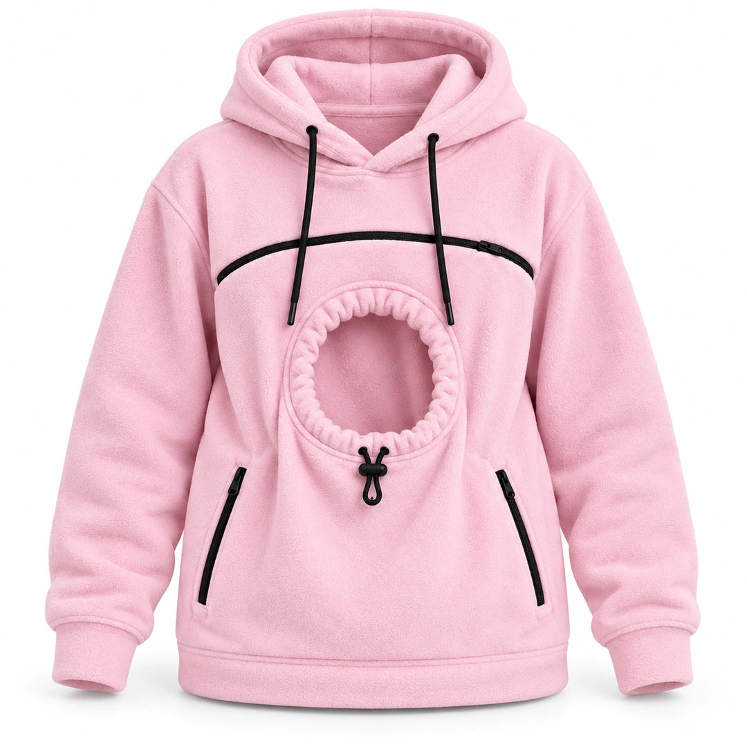 Fluffelia Hoodie med Bärficka – rosa hoodie framifrån med den stora bärfickan synlig – Djurslottet